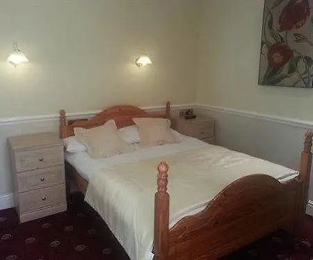 Manor House מלון 3*